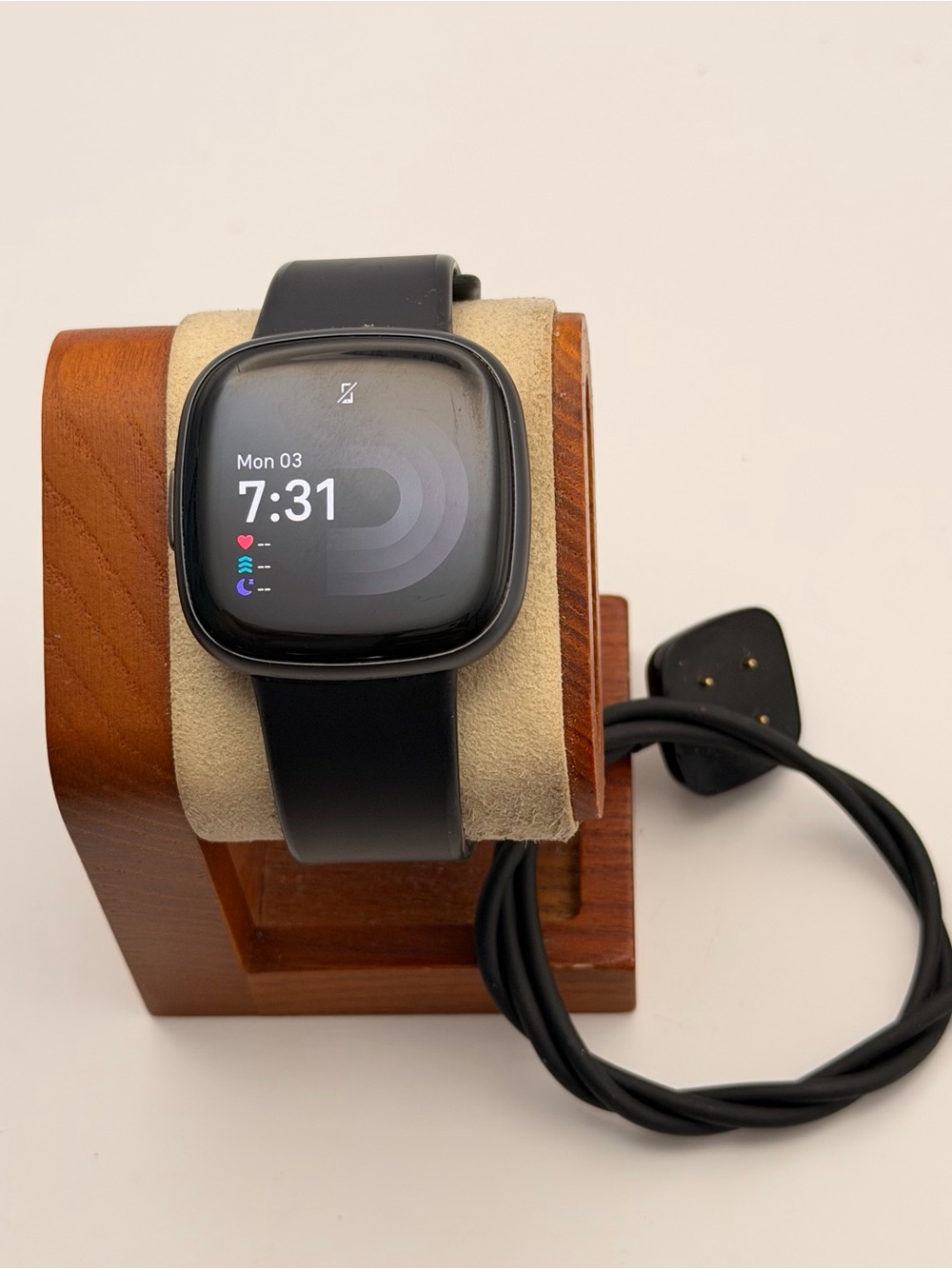 Fitbit Versa 4, Tested, Excellent, Charger Included, Black, Smartwatch